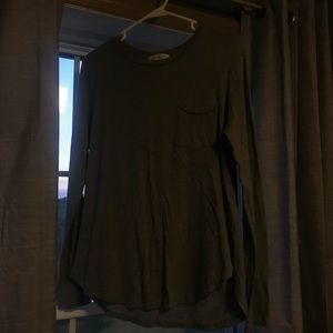 grey long sleeve t-shirt